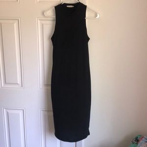 Classic chic simple yet stunning black dress!